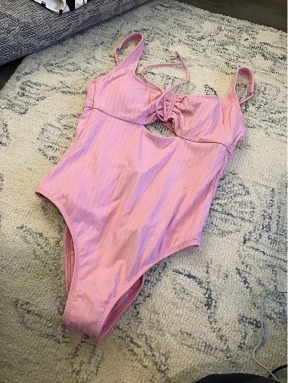 Shade and shore 1 piece, medium swimsuit, removable pads